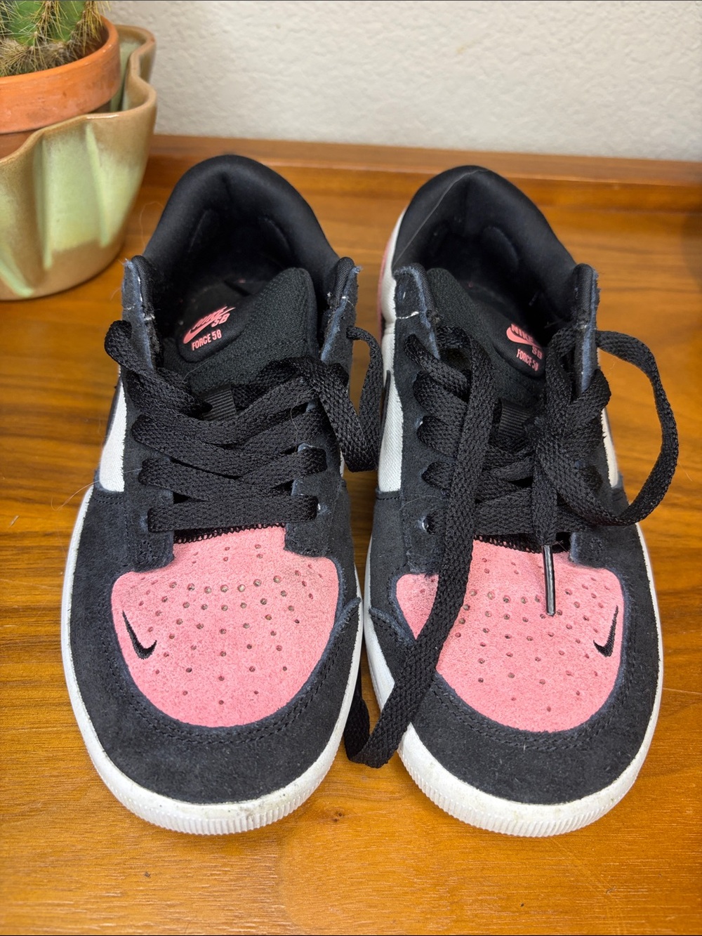 Nike SB Black and Pink Low-Top Sneakers